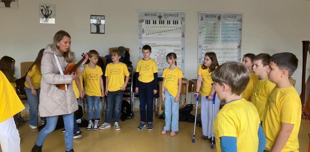 KInder singen