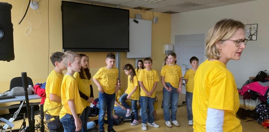 KInder singen