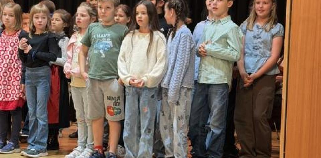 VS Hatting singende Kinder
