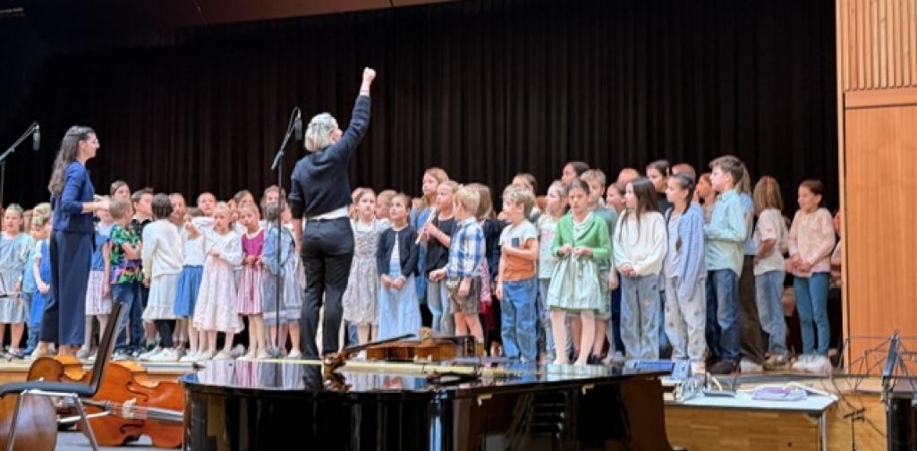 VS Hatting singende Kinder